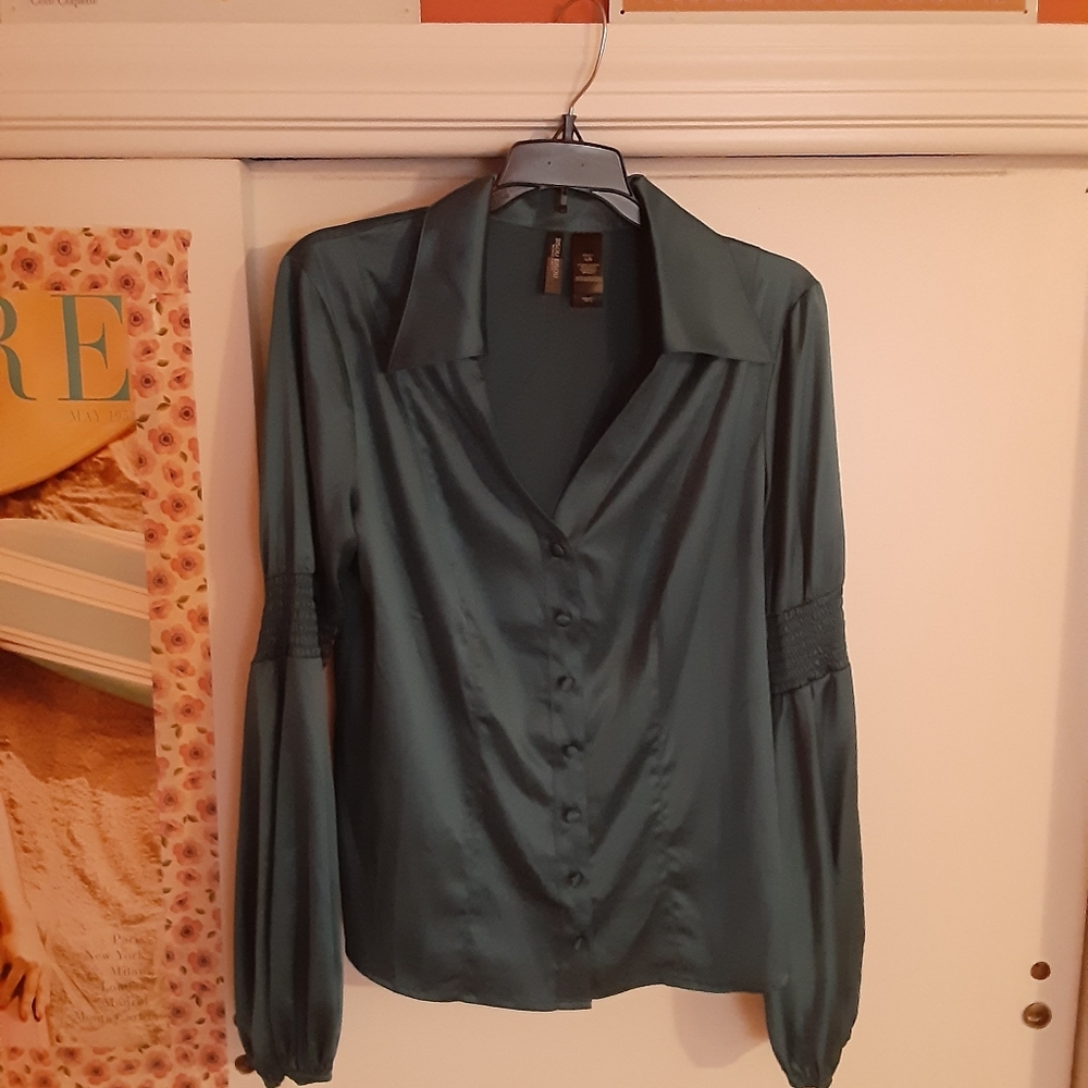 Blouse.